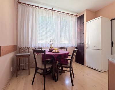 Světlý byt 3+1, 76m2, dvě lodžie, Zlín, ulice Jílová