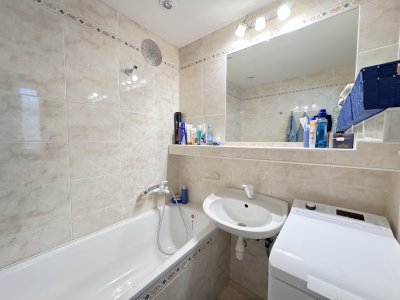 Světlý byt 3+1, 76m2, dvě lodžie, Zlín, ulice Jílová