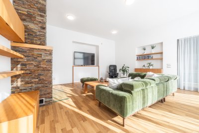 Architektonicky řešená rodinná vila 5+1 s vnitřním bazénem a zimní zahradou, Zlín