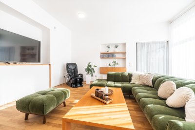 Architektonicky řešená rodinná vila 5+1 s vnitřním bazénem a zimní zahradou, Zlín