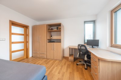 Architektonicky řešená rodinná vila 5+1 s vnitřním bazénem a zimní zahradou, Zlín