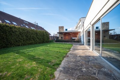 Architektonicky řešená rodinná vila 5+1 s vnitřním bazénem a zimní zahradou, Zlín