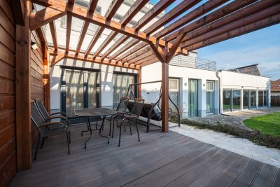 Architektonicky řešená rodinná vila 5+1 s vnitřním bazénem a zimní zahradou, Zlín