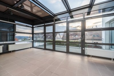 Architektonicky řešená rodinná vila 5+1 s vnitřním bazénem a zimní zahradou, Zlín