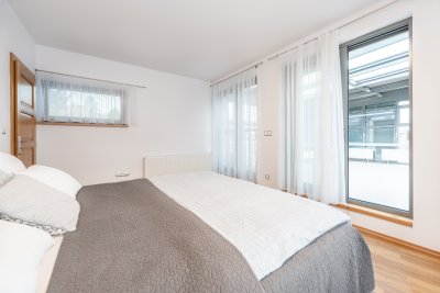 Architektonicky řešená rodinná vila 5+1 s vnitřním bazénem a zimní zahradou, Zlín