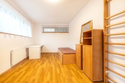 Architektonicky řešená rodinná vila 5+1 s vnitřním bazénem a zimní zahradou, Zlín