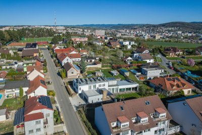 Architektonicky řešená rodinná vila 5+1 s vnitřním bazénem a zimní zahradou, Zlín